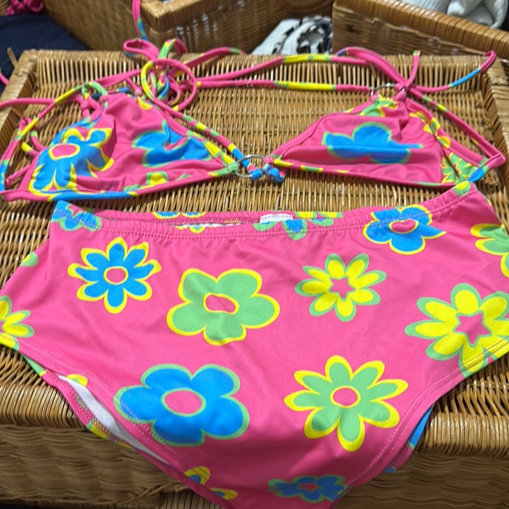 Iheartraves Pink groovy flower set